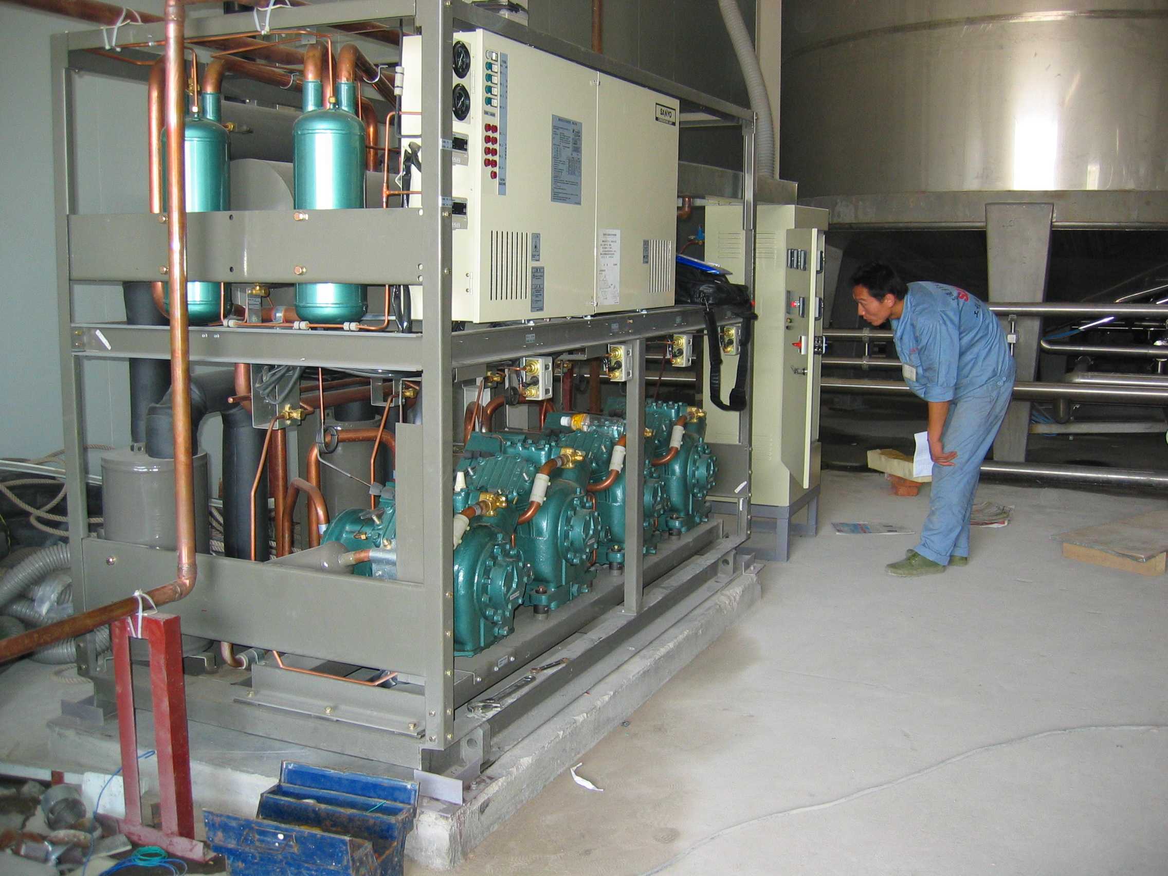制冷系统采用双级压缩制冷系统的四大要求